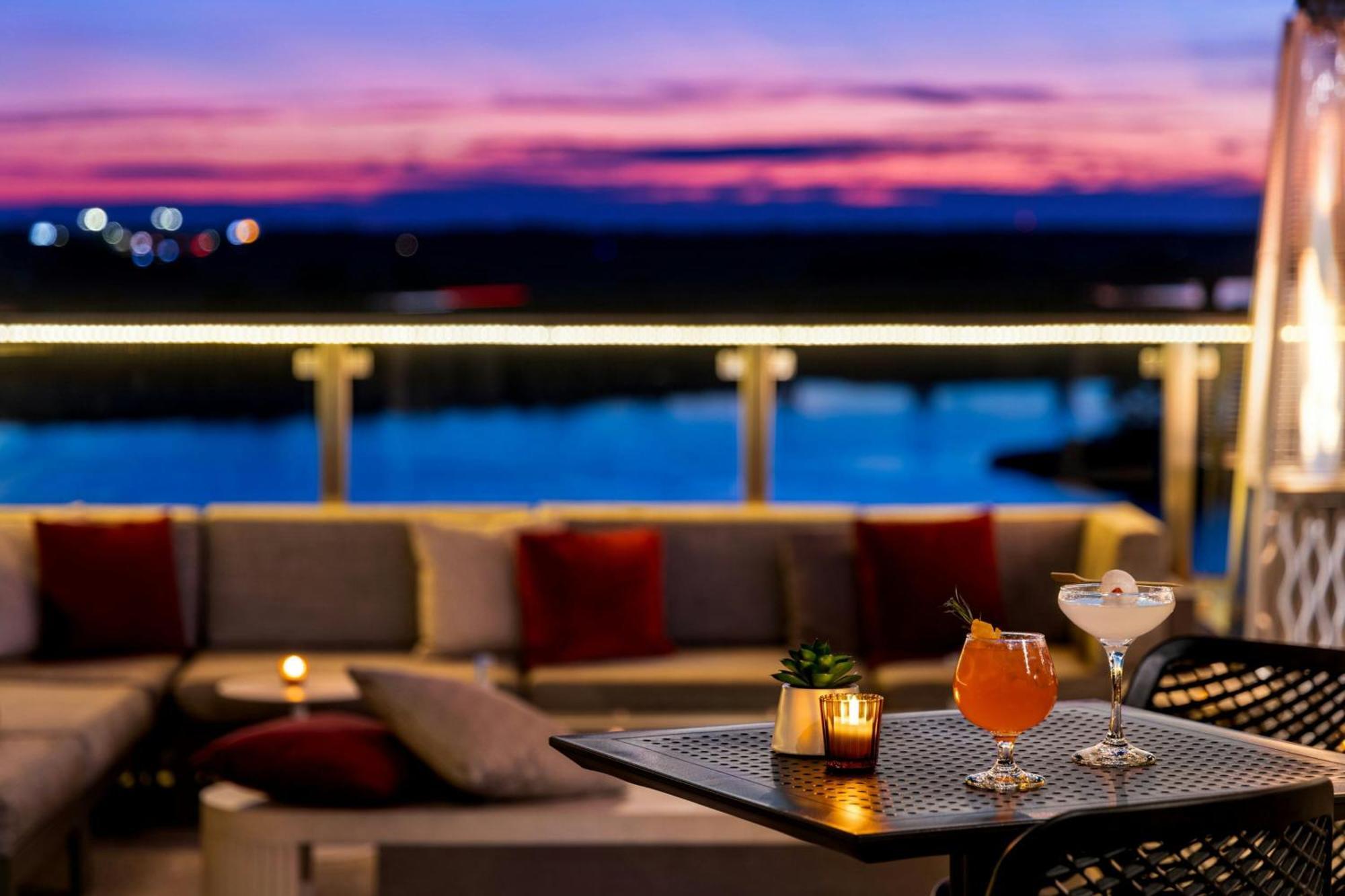 Hotel Aloft Wilmington At Coastline Center Exterior foto