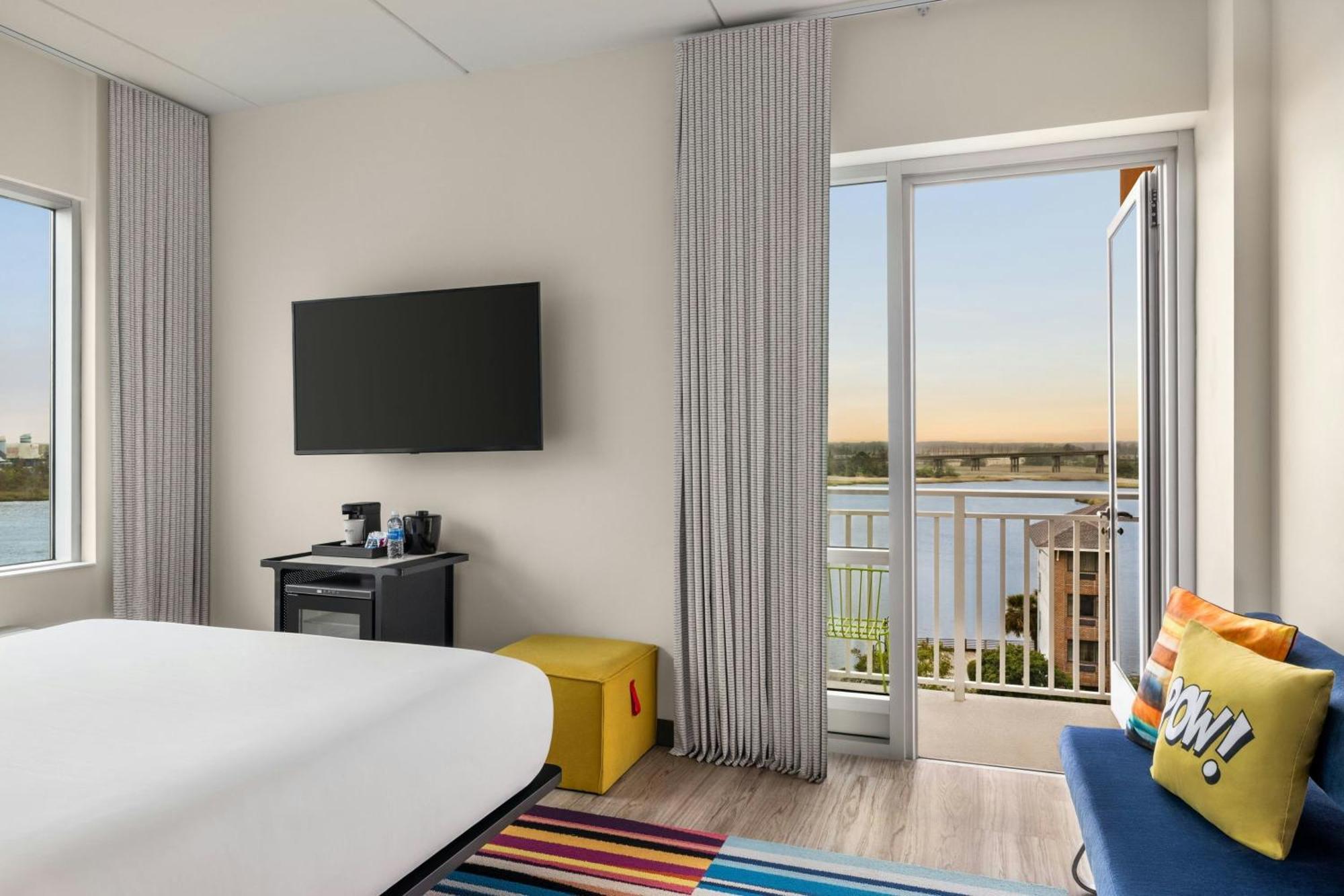 Hotel Aloft Wilmington At Coastline Center Exterior foto